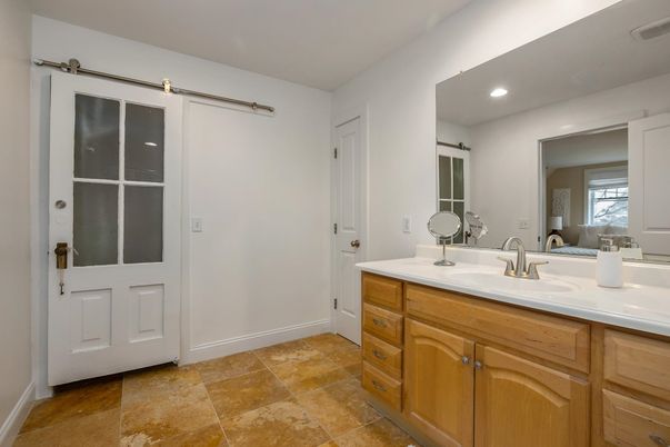 Bathroom, Dual Sink Vanities, Interior, Recessed Lighting