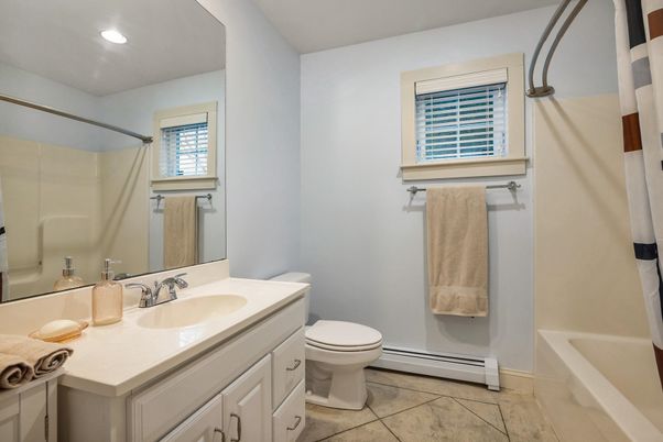 Bathroom, Interior, Recessed Lighting