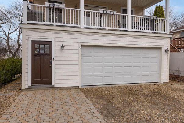 Detached Garage, Exterior