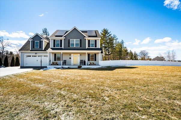 Attached, Exterior, Facade, Cape Cod