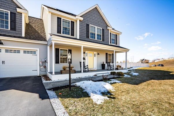 Attached, Exterior, Facade, Farmhouse