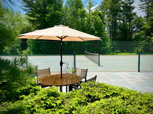 Exterior, Tennis Courts