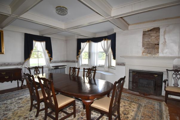 Dining room, Fireplace, Interior