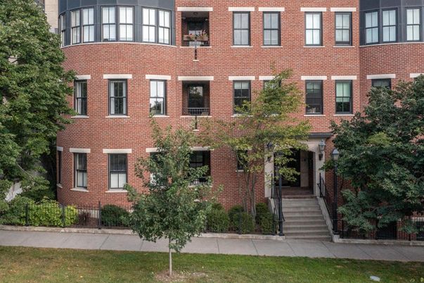Exterior, Facade, Brick Facade, Rowhouse