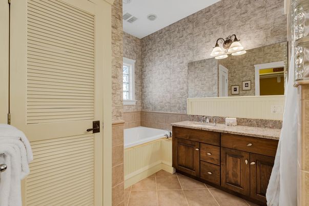 Bathroom, Dual Sink Vanities, Interior