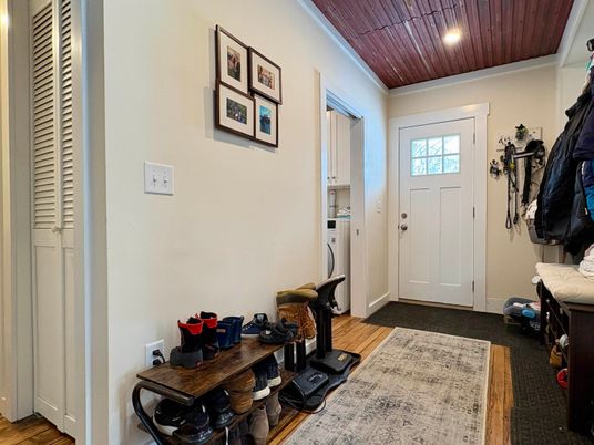 Interior, Recessed Lighting, Wood Texture Flooring