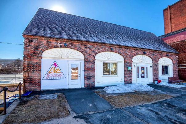 Exterior, Facade, Brick Facade, Cape Cod