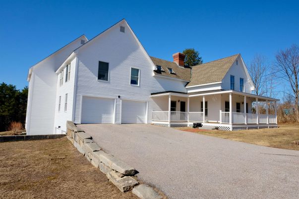 Attached, Exterior, Facade, Farmhouse