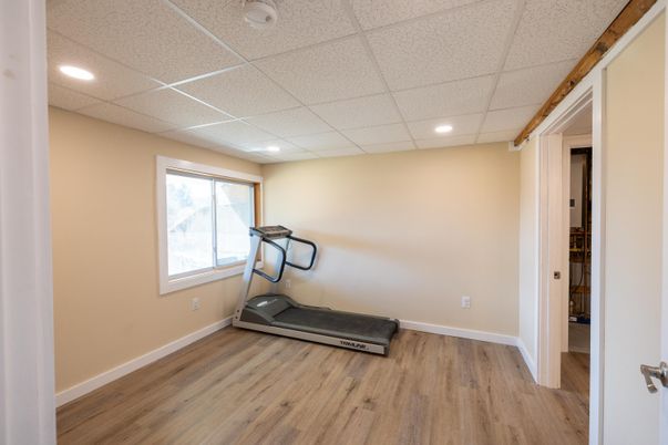 Interior, Recessed Lighting, Wood Texture Flooring