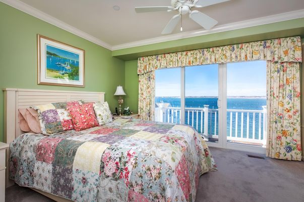 Bedroom, Interior, Water