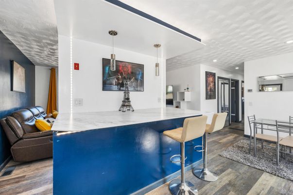 Interior, Pendant Lights, Recessed Lighting, Wood Texture Flooring