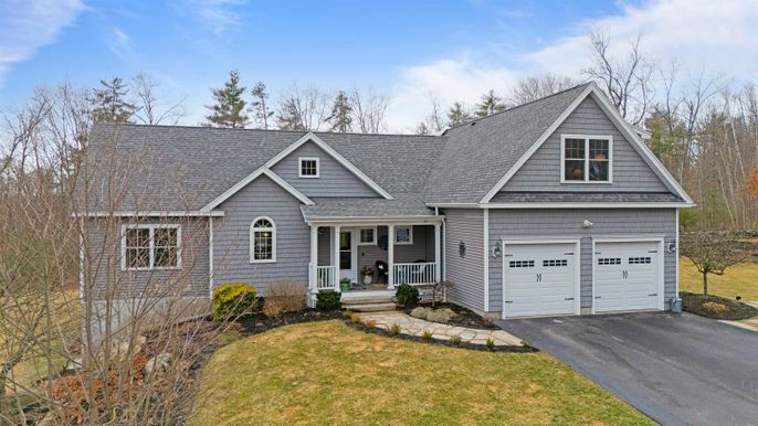 Attached, Exterior, Facade, Ranch