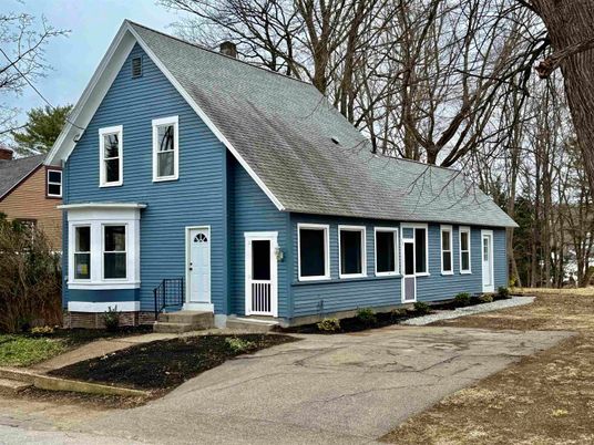 Exterior, Facade, Farmhouse