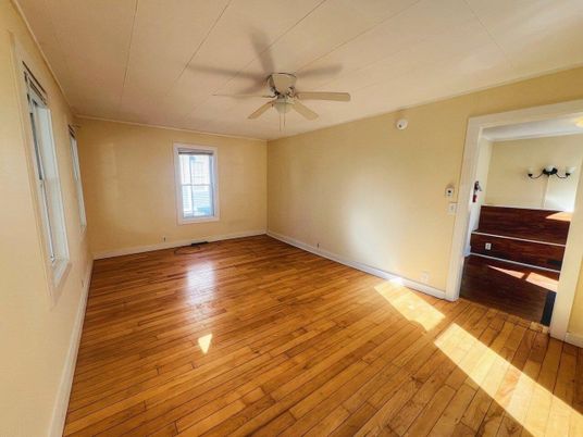 Empty room, Interior, Piano, Wood Texture Flooring