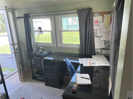 Home Office, Interior