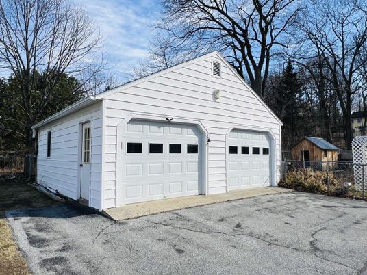 Detached Garage, Exterior