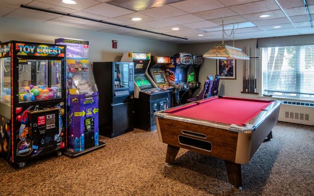 Billiard Table, Game Room, Interior, Recessed Lighting