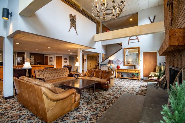 Chandelier, Fireplace, Interior, Living room, Recessed Lighting
