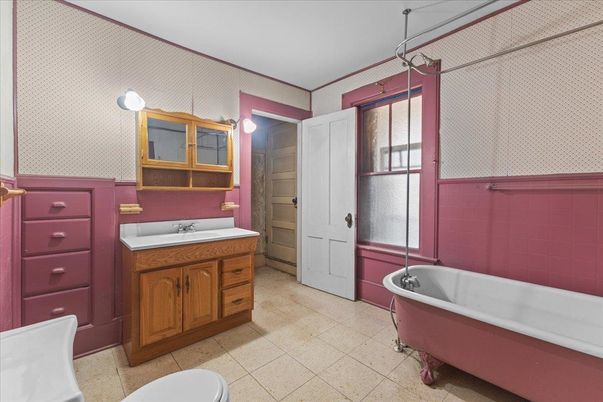 Bathroom, Free Standing Baths, Interior