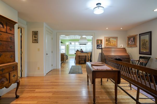Interior, Piano, Recessed Lighting, Wood Texture Flooring
