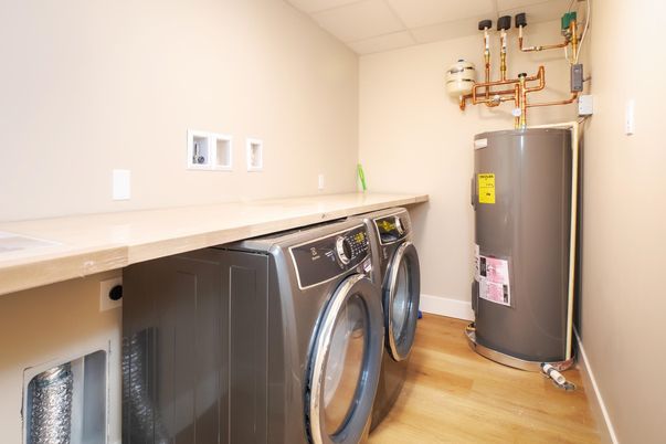 Interior, Washer, Wood Texture Flooring