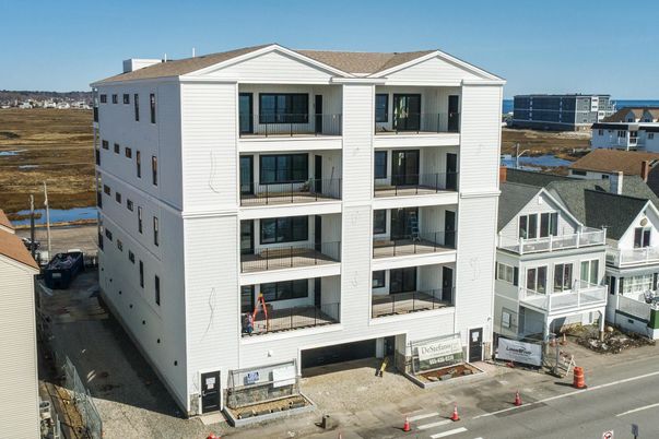 Exterior, Facade, Highrise