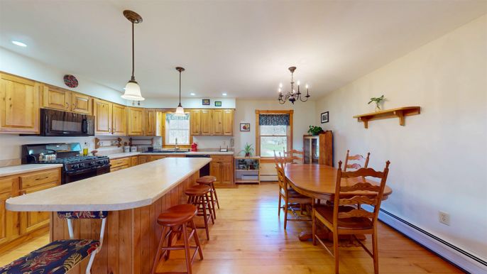 Chandelier, Dining room, Interior, Kitchen, Pendant Lights, Recessed Lighting, Wood Texture Flooring