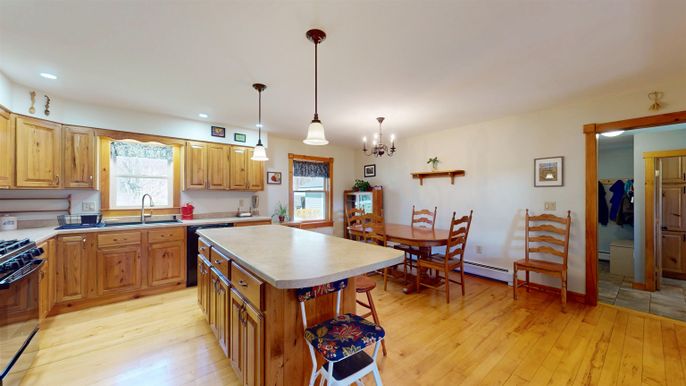 Chandelier, Dining room, Interior, Kitchen, Pendant Lights, Recessed Lighting, Wood Texture Flooring