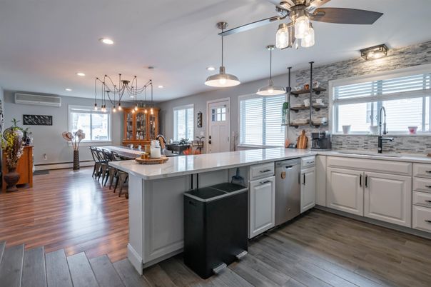 Dining room, Interior, Kitchen, Pendant Lights, Recessed Lighting, Wood Texture Flooring