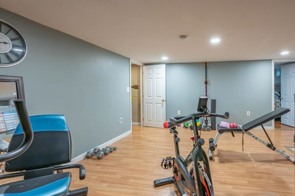 Fitness Equipment, Interior, Recessed Lighting, Wood Texture Flooring