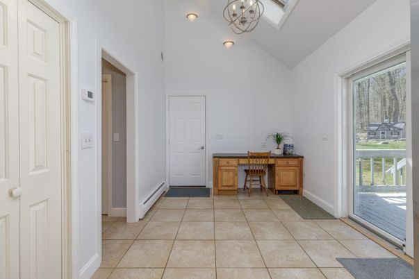 Home Office, Interior