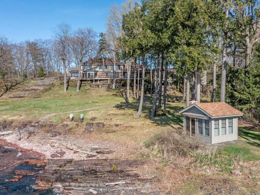 Backyard, Detached Garage, Exterior
