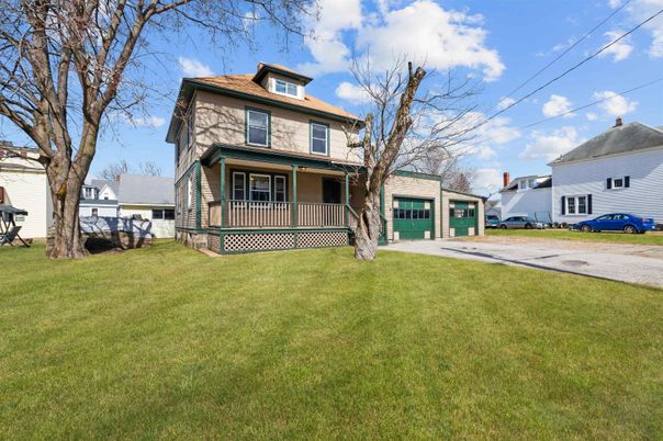 Backyard, Exterior, Facade, American Foursquare