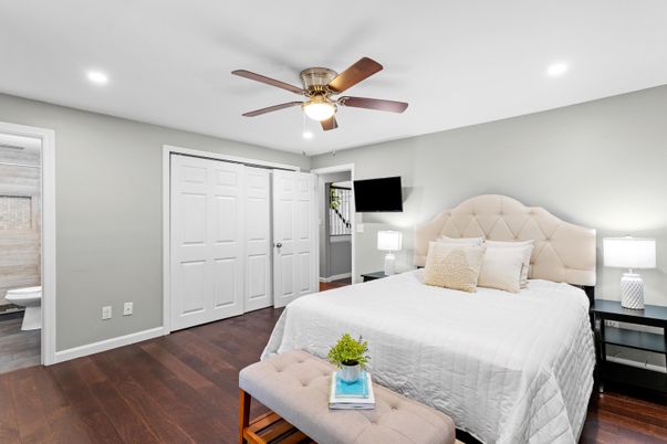 Bedroom, Interior, Recessed Lighting, Wood Texture Flooring