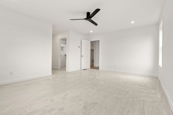 Empty room, Interior, Recessed Lighting