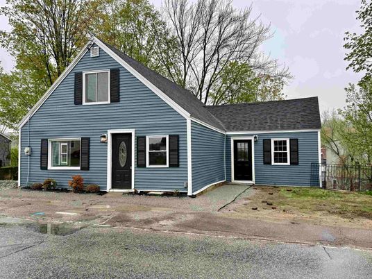 Exterior, Facade, Cape Cod