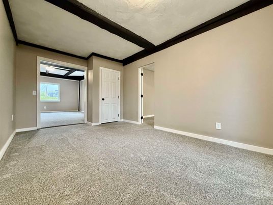 Empty room, Interior, Wooden Beams