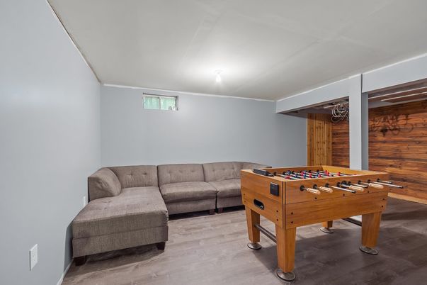 Game Room, Interior, Wood Texture Flooring