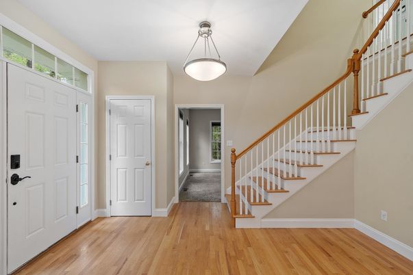 Interior, Pendant Lights, Wood Texture Flooring