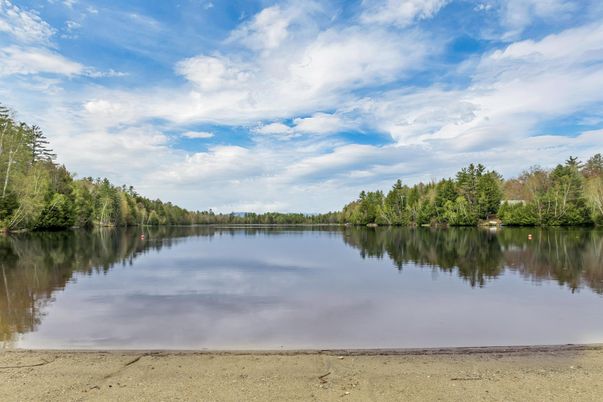 Exterior, Lake