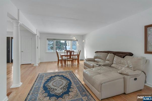 DE Listing image placeholder