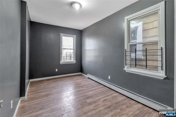 DE Listing image placeholder