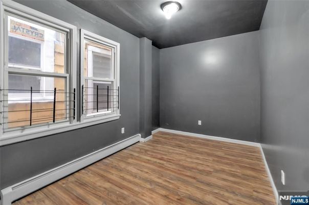 DE Listing image placeholder