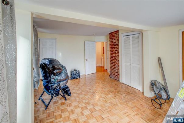 DE Listing image placeholder