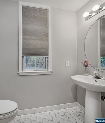 DE Listing image placeholder