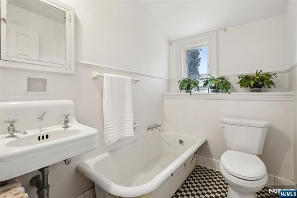DE Listing image placeholder
