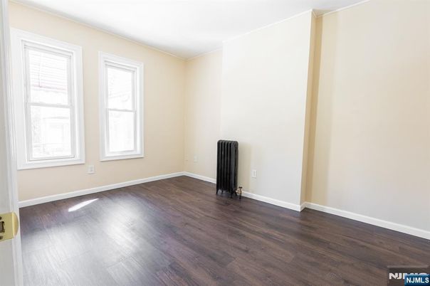 DE Listing image placeholder
