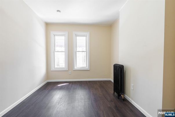 DE Listing image placeholder