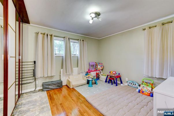 DE Listing image placeholder