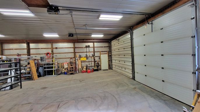 Garage, Interior